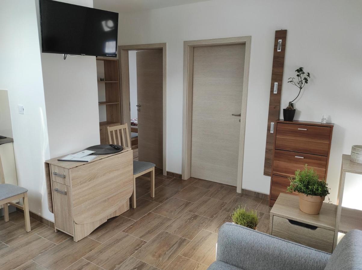 Apartman Frymburk 700 Buitenkant foto